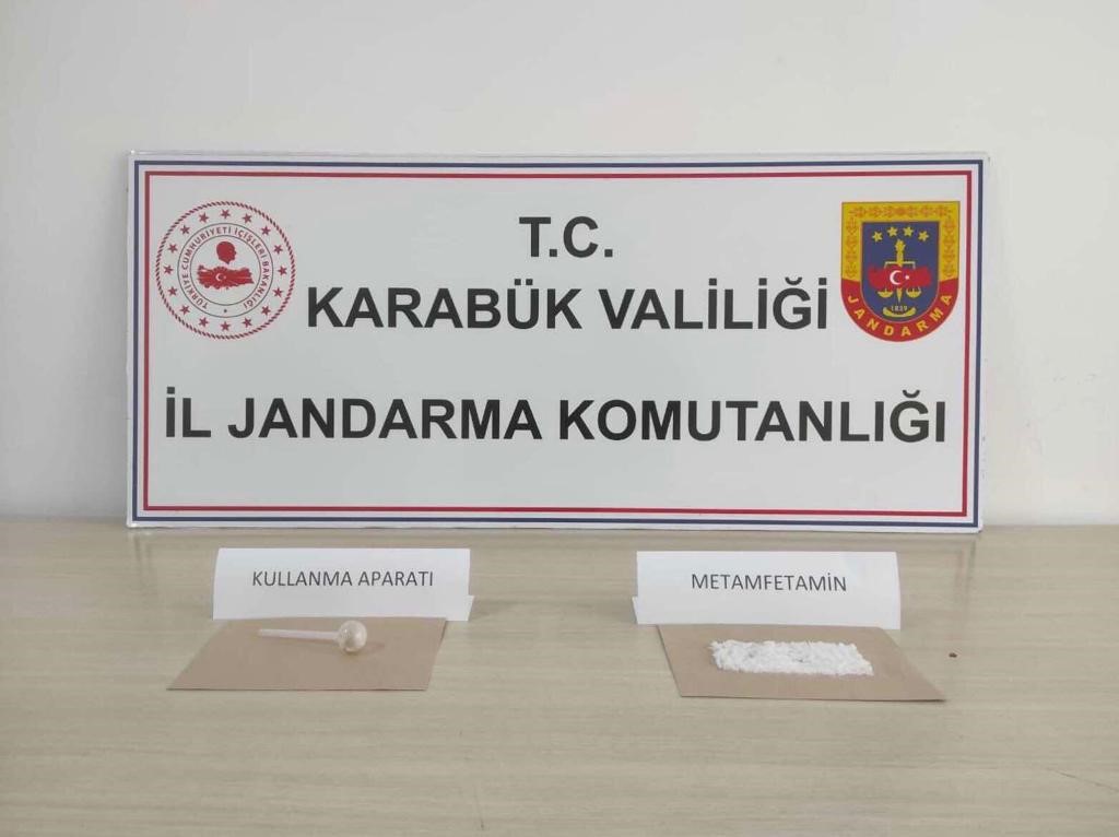 Karabük’te uyuşturucu operasyonu: 3 gözaltı