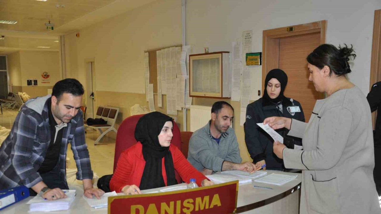 Kars’ta sandık başkanları torbalarını adliyeden aldı