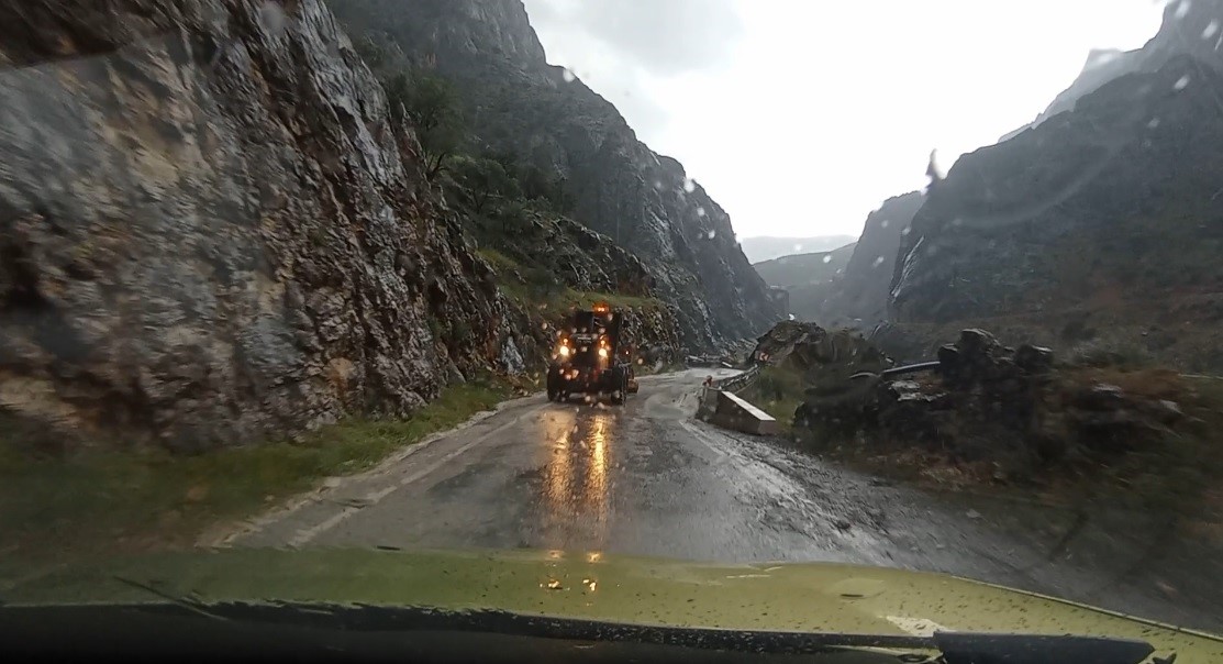 Kemaliye’de sağanak ve dolu yağışı etkili oldu