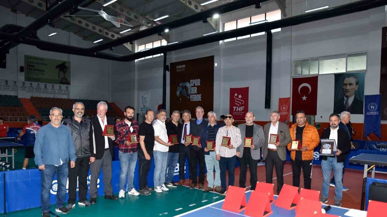 Köyceğiz’de Veteran Masa Tenisi sporcuları hünerlerini sergiledi