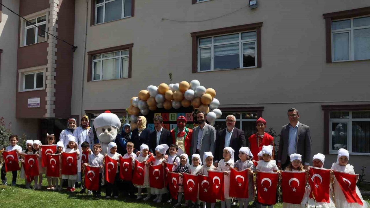 Kur’an okumayı öğrenen çocuklara yılsonu etkinliği