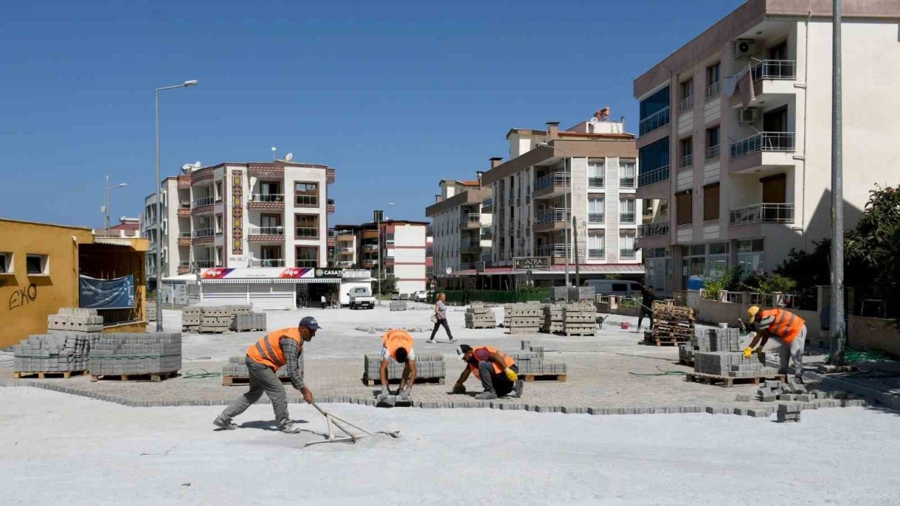 Kuşadası Belediyesi Davutlar Mahallesi’ndeki çalışmalarını sürdürüyor