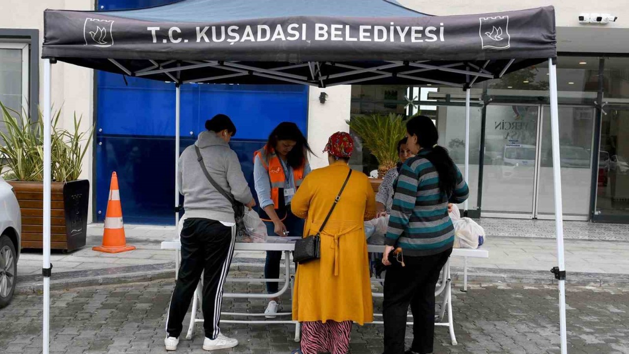 Kuşadası Belediyesi’nden çocuklara 16 bin 500 litre süt desteği