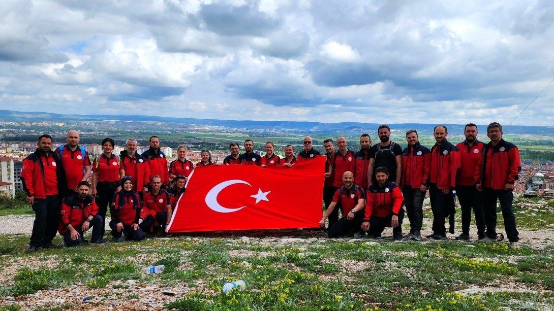 Kütahya MEB-AKUB ekibinden doğa yürüyüşü