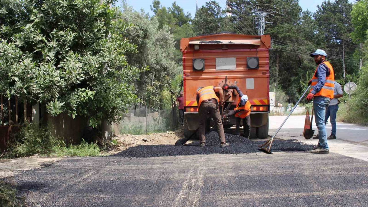 Manavgat’ta sıcak asfalt çalışması