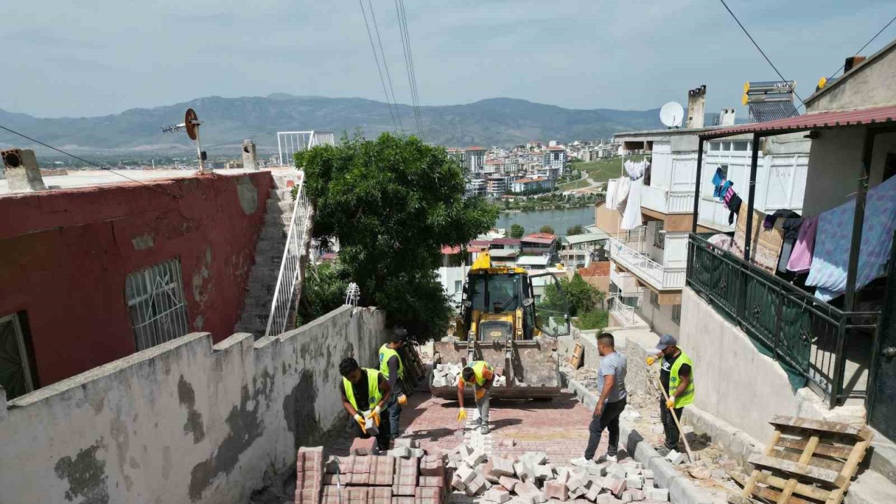 Menemen’de Asarlık tarihinin en büyük yol yatırımı başladı