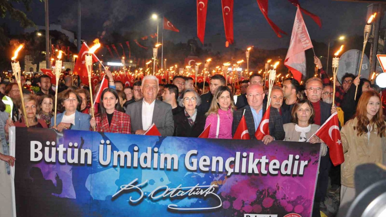 Menteşe’de 19 Mayıs coşkusu gece de sürdü