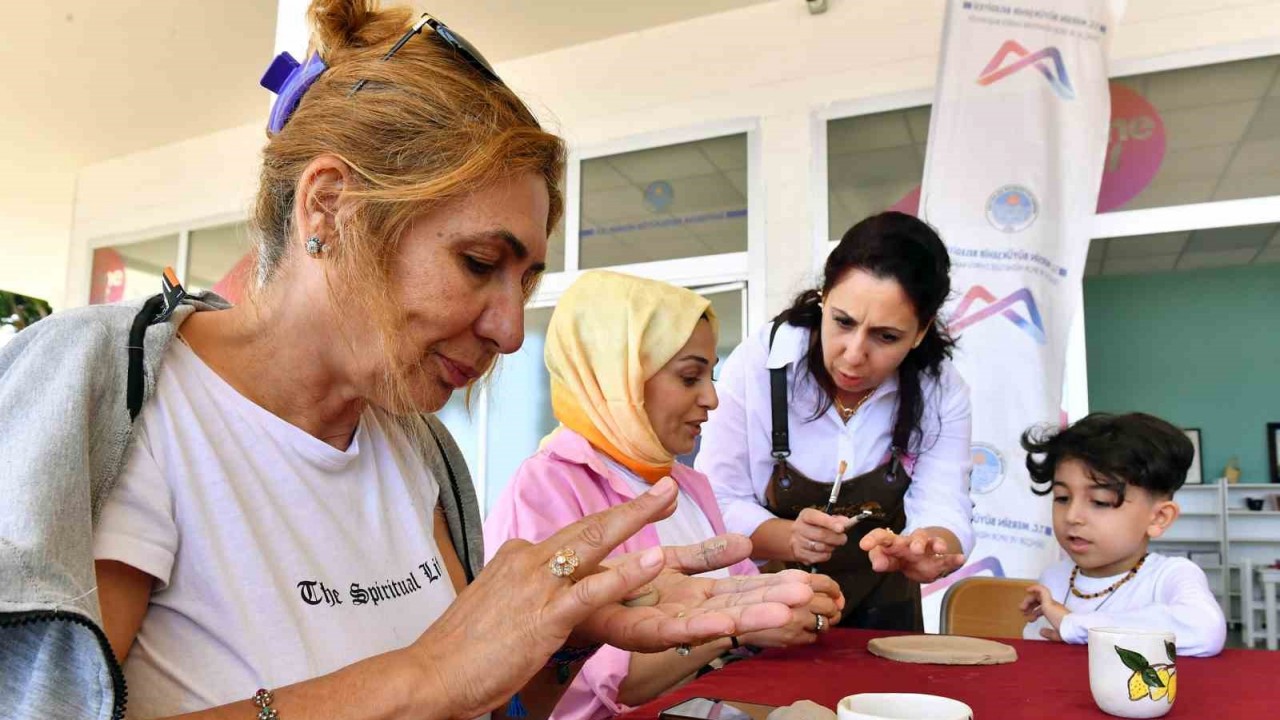 Mersin’de Anneler Günü dolayısıyla atölye etkinliği düzenlendi