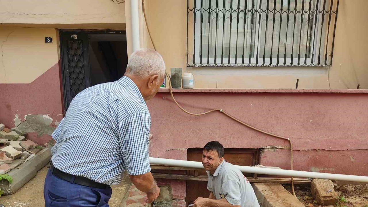 Mersin’de ev ve iş yerleri su basan vatandaşlar: "Her yıl aynı şeyleri yaşıyoruz"