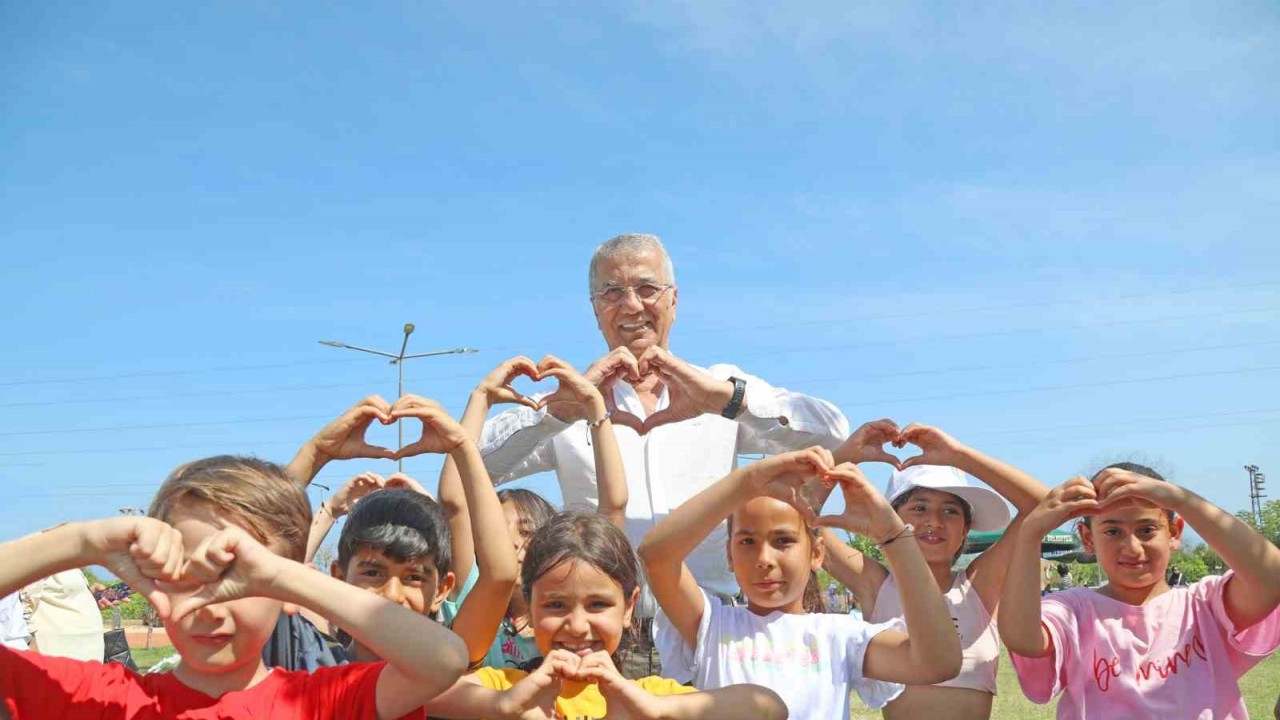 Mezitli’de uçurtma şenliği gerçekleştirildi