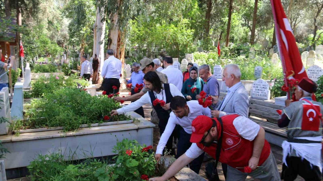 Milli Mücadele Kahramanı Şehit Kaymakam Saim Bey, kabri başında anıldı