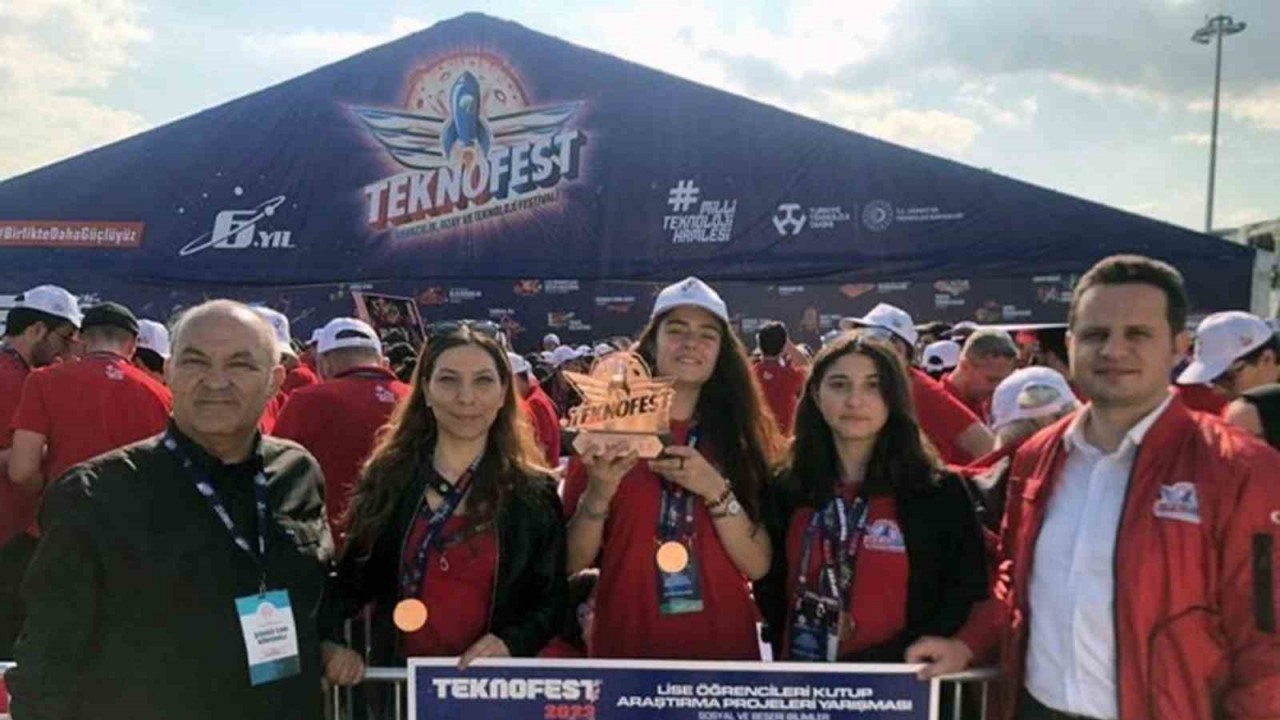 Muğla BİLSEM Türkiye üçüncülüğü ödülünü TEKNOFEST’te aldı