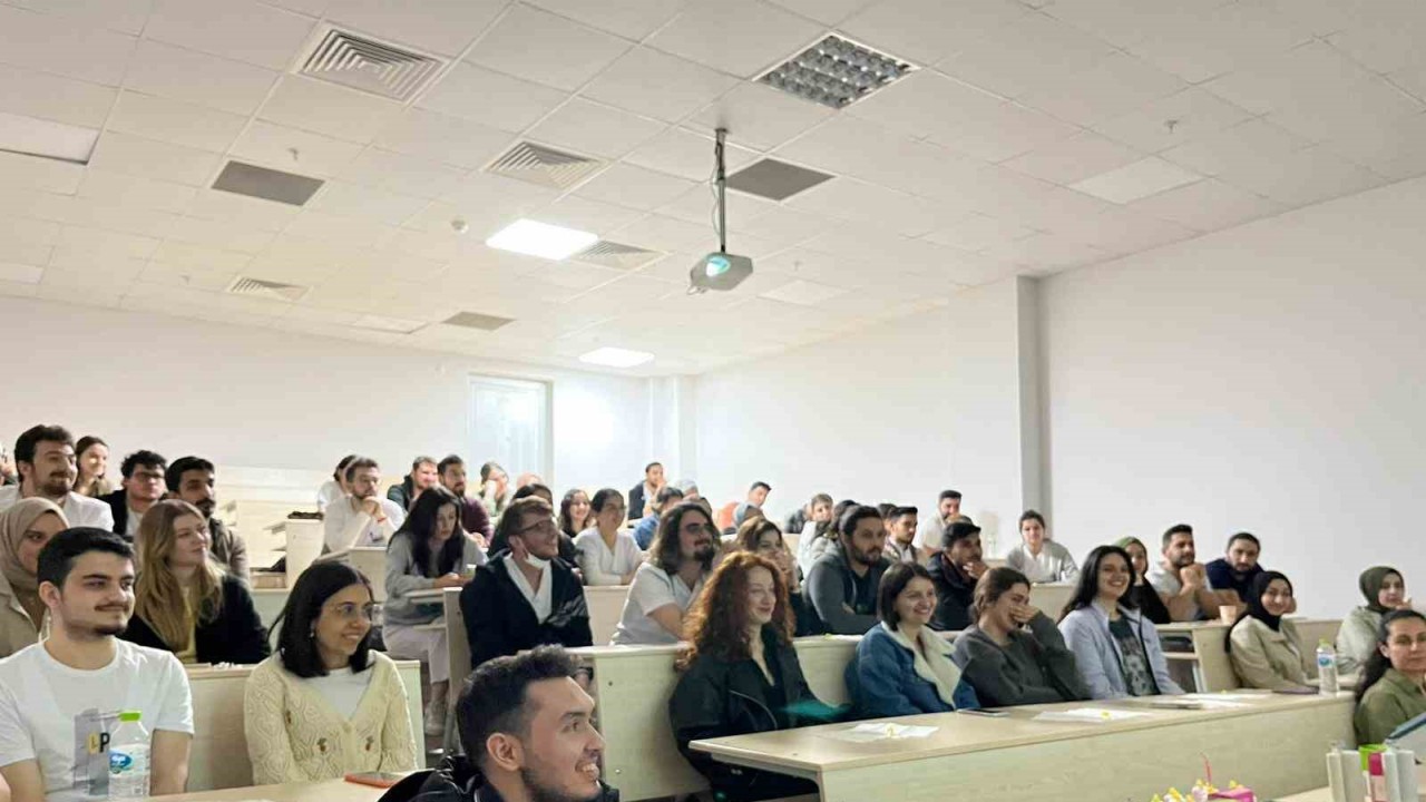 Öğrenciler güncel ölçü materyalleri ve ölçü alma tekniklerini öğrendi