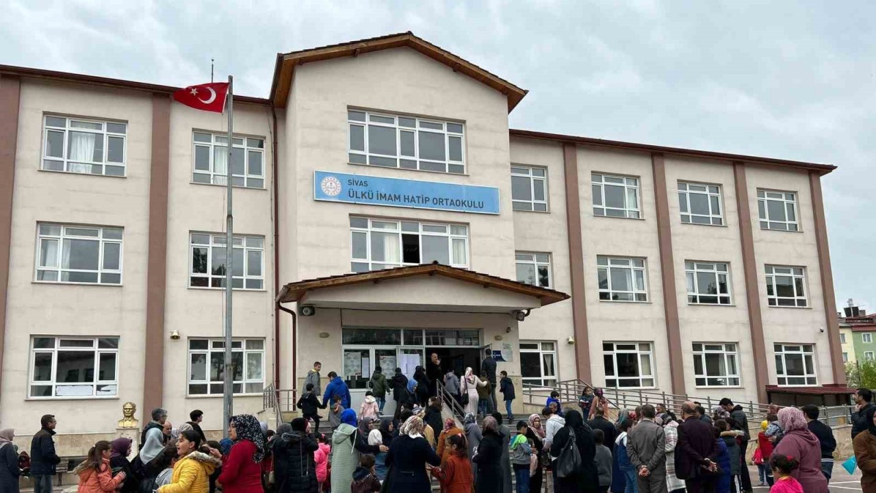 Öğrenciler hafızlık sınavında ter döktü