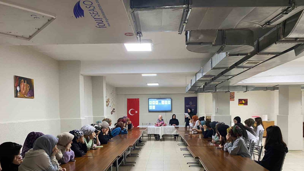 Öğrencilere meslek tanıtımı semineri düzenlendi