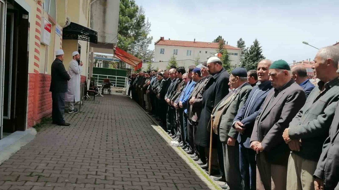 Oy kullandıktan sonra dönüş yolunda hayatını kaybetti