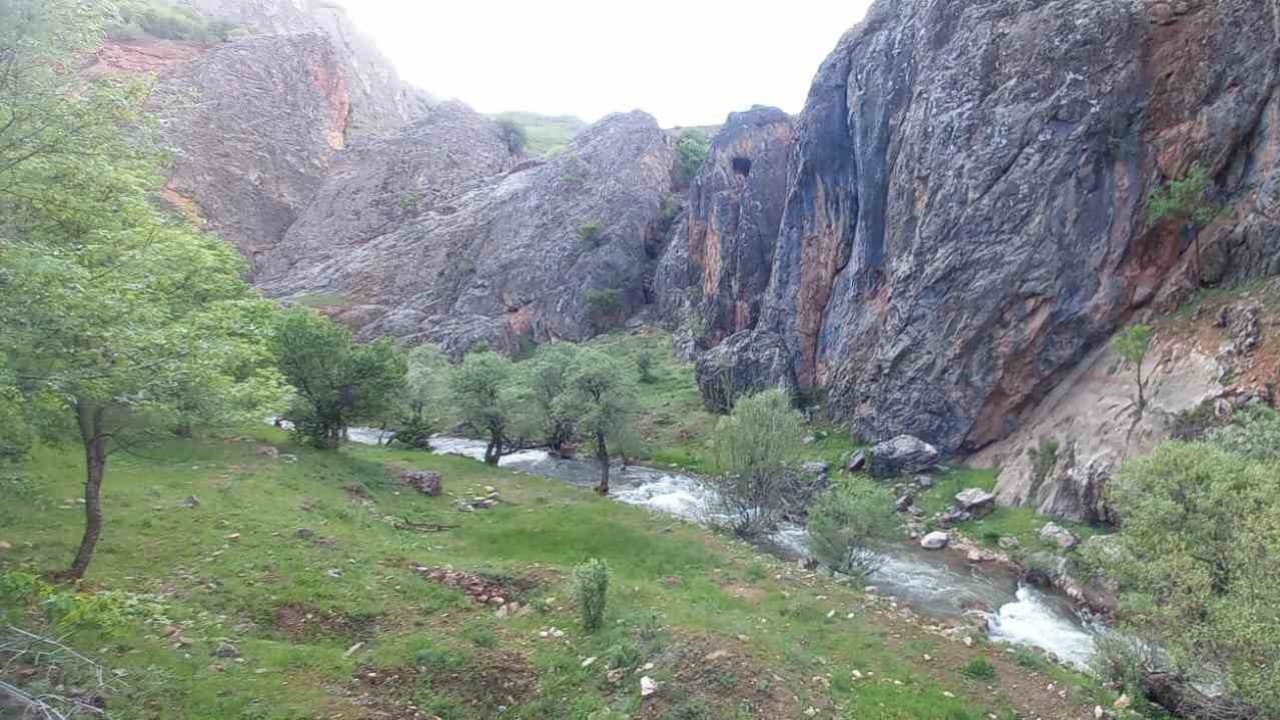 Rabat Vadisi tarihi dokusu ve doğal güzellikleriyle öne çıkıyor