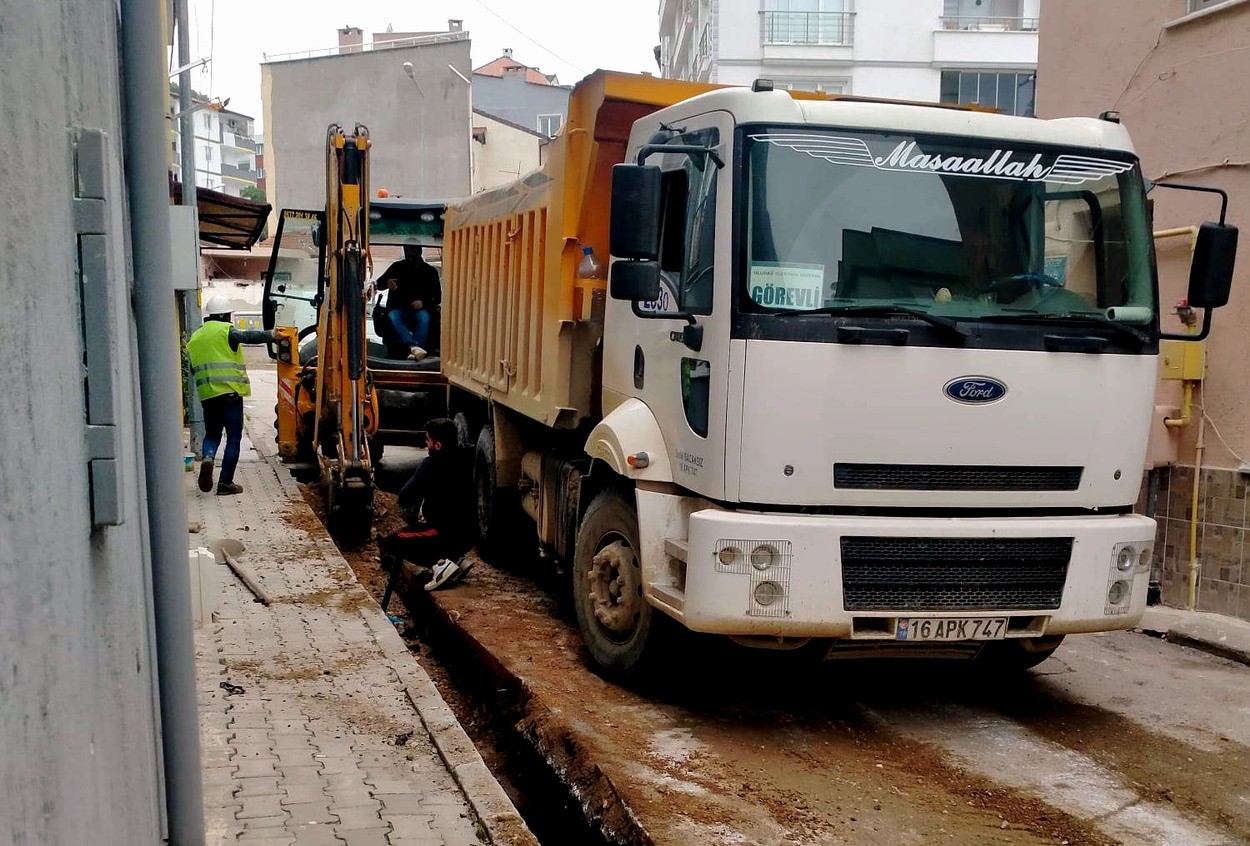 Sağlam muhtar, mahallesini aydınlattı