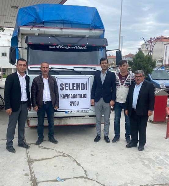 Selendi’den depremzedelere yardımlar devam ediyor