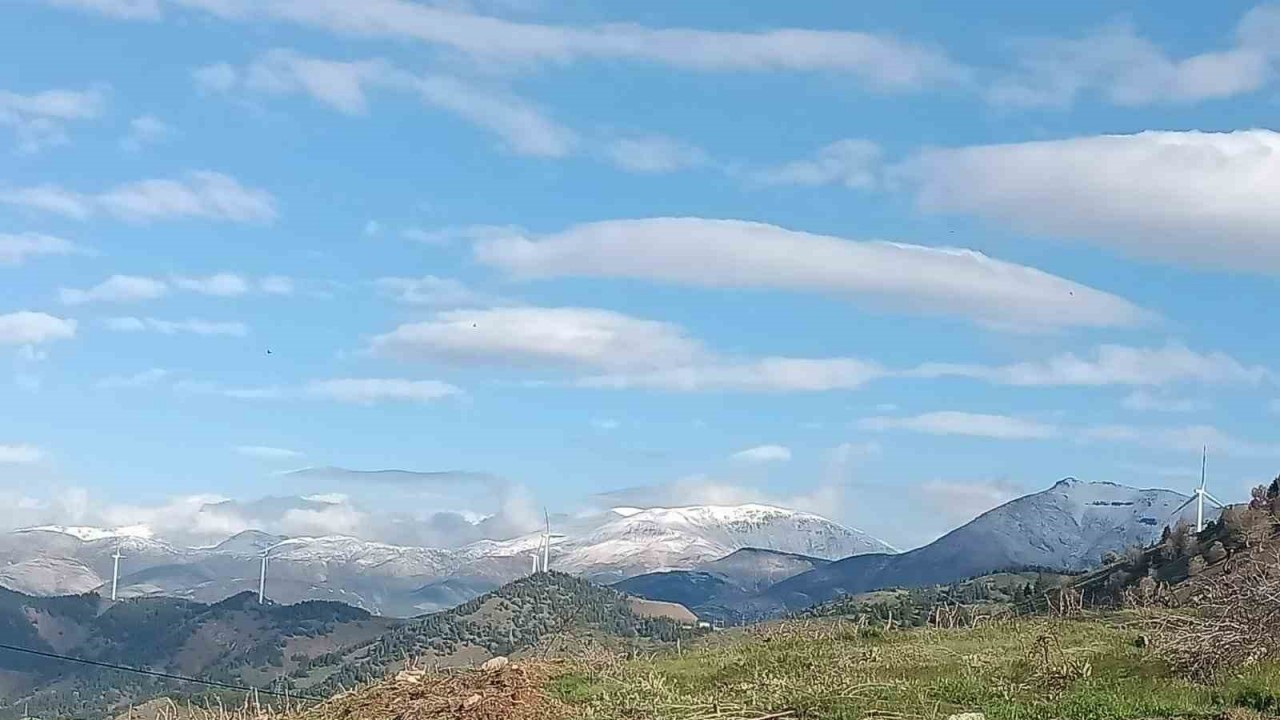 Sincik’e Mayıs ayında kar sürprizi