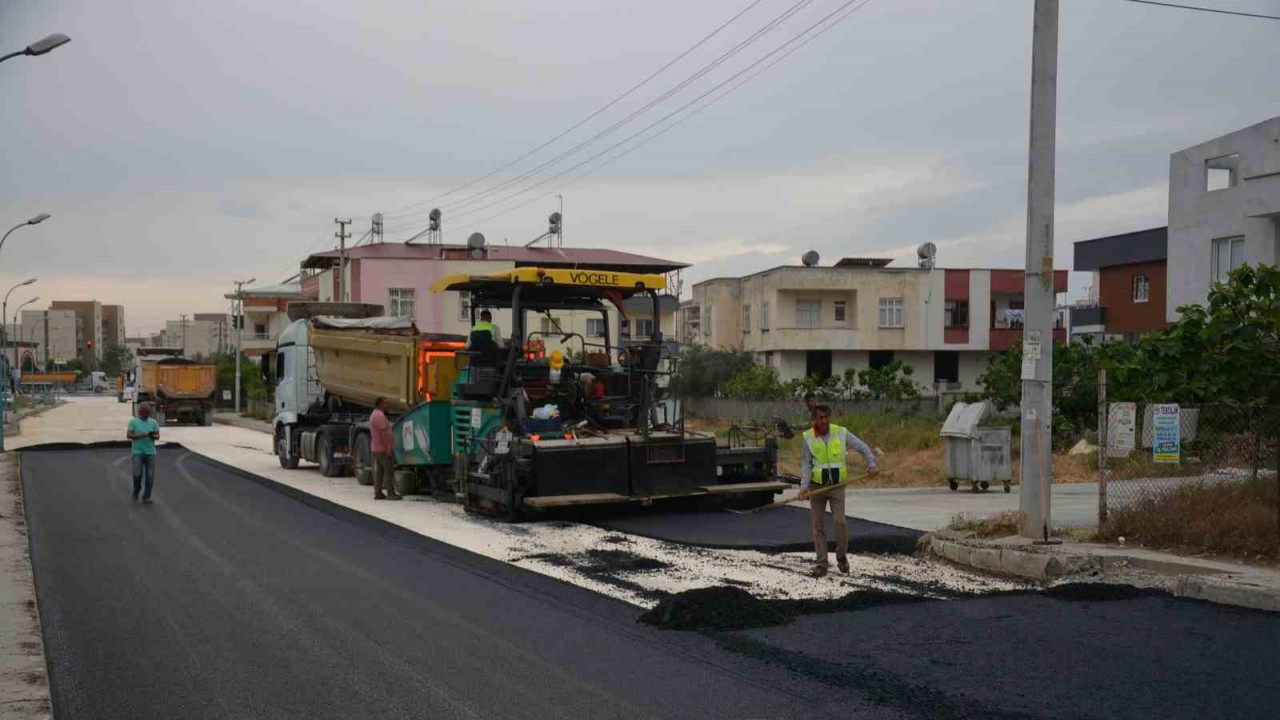 Tarsus’ta yol yapım çalışmaları sürüyor