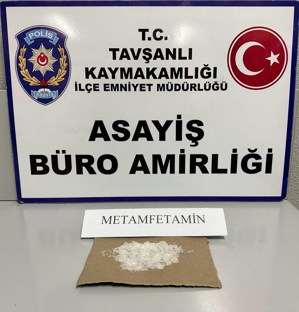 Tavşanlı’da bir araçta uyuşturucu ele geçirildi