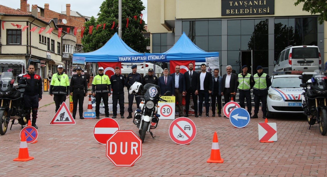 Tavşanlı’da trafik haftası çeşitli etkinliklerle devam ediyor