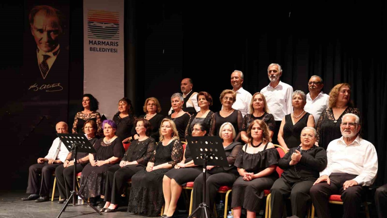 Tazelenme Üniversitesi Korosu’ndan halk müziği konseri