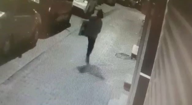 Tekirdağ’da evden hırsızlık kameraya yansıdı: 2 kişi tutuklandı