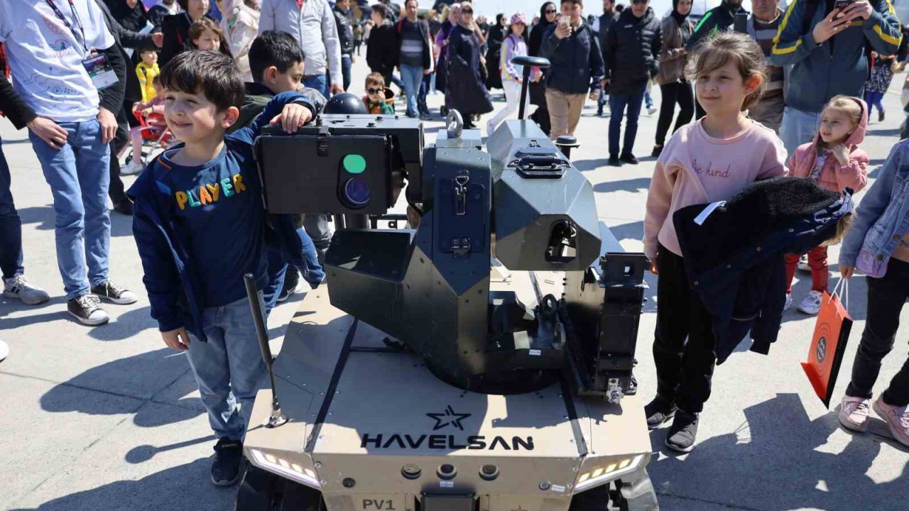 TEKNOFES’te insansız otonom kara aracına yoğun ilgi