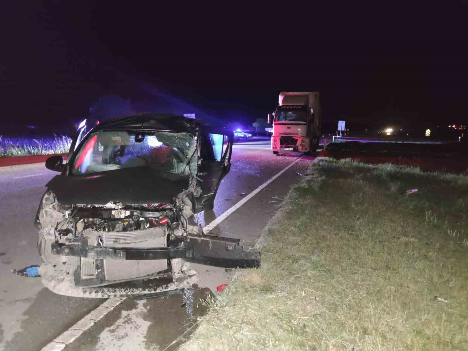 Tokat’ta kamyon ile otomobil çarpıştı: 1 ölü