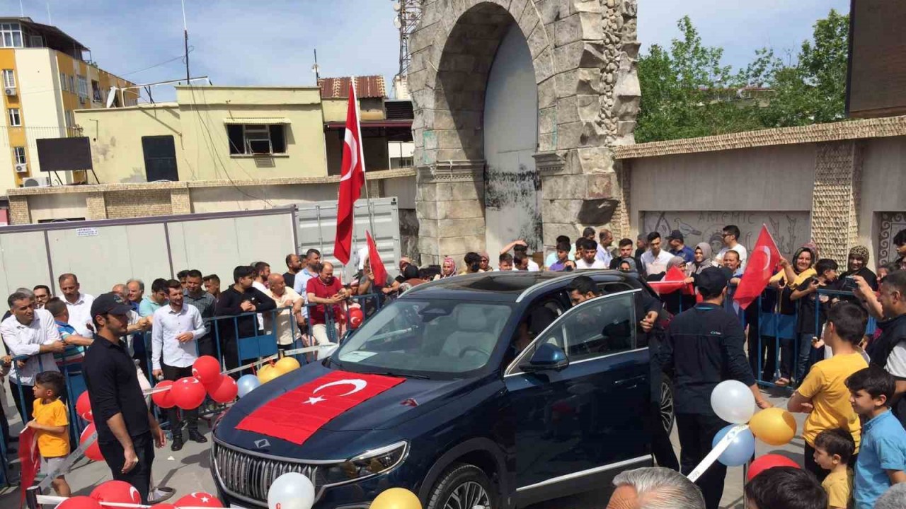 Türkiye’nin otomobili TOGG, Erzin’de görünücüye çıktı