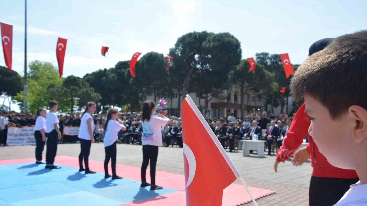 Ünye’de kortej eşliğinde 19 Mayıs coşkusu