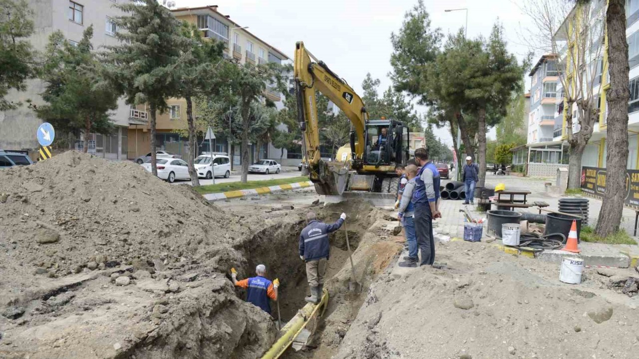 Vatan Mahallesindeki 2 sokağın yağmur suyu problemi çözülüyor