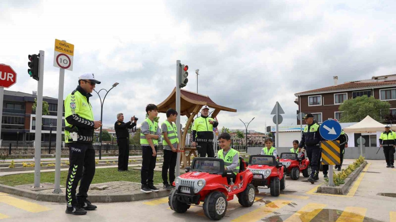 Yalova’da çocuklara güvenli trafik eğitimi