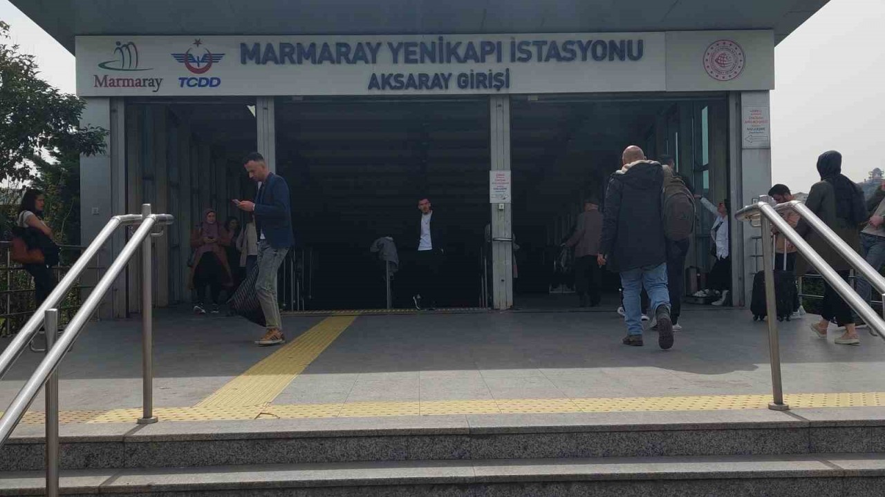 Yenikapı Marmaray’da raylara atlayan şahıs hayatını kaybetti