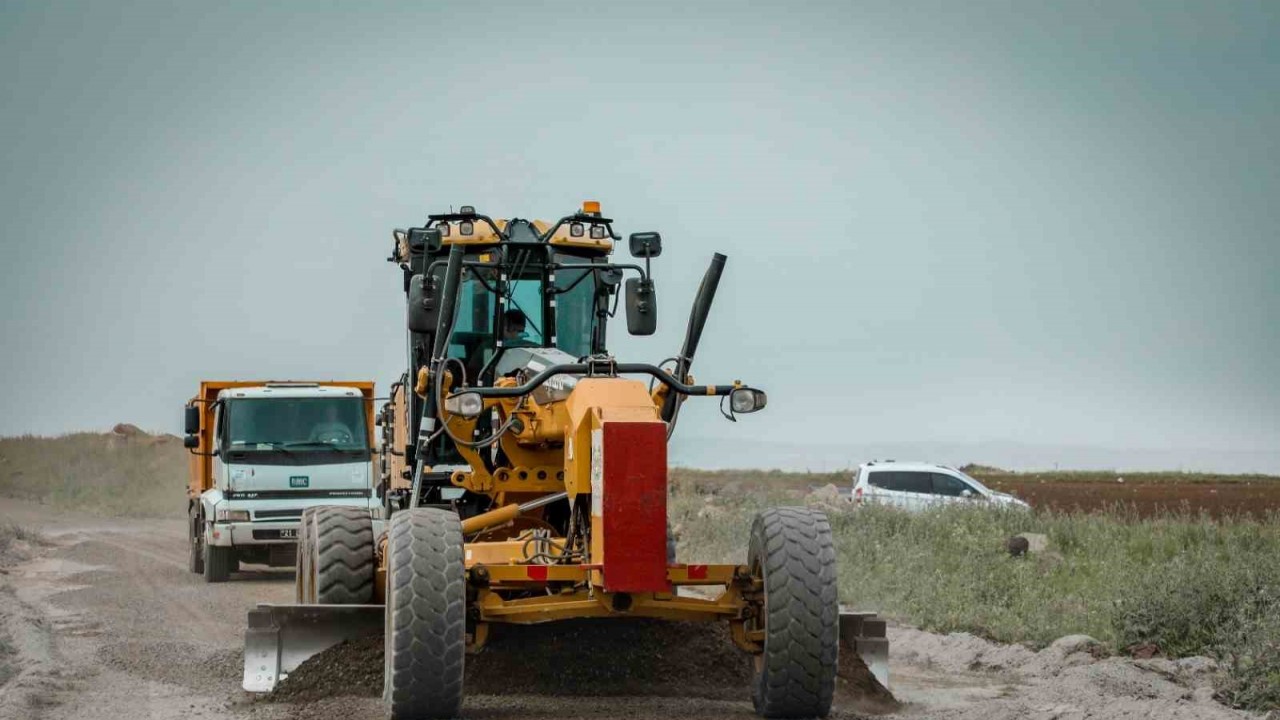 Yenişehir ilçesinde yol iyileştirme çalışmaları devam ediyor