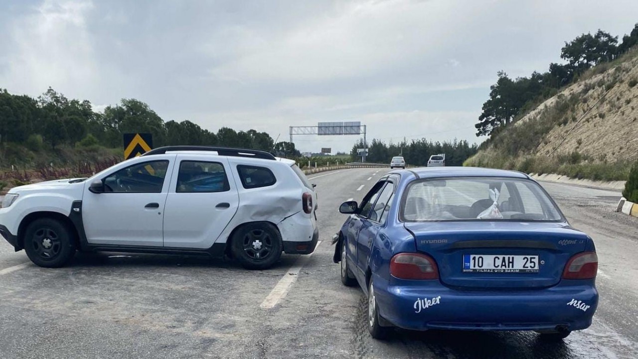 Yol verme anlaşmazlığı kazaya neden oldu: 1 yaralı