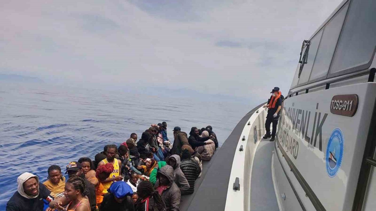 Yunanistan’ın ölüme ittiği 46 göçmen kurtarıldı