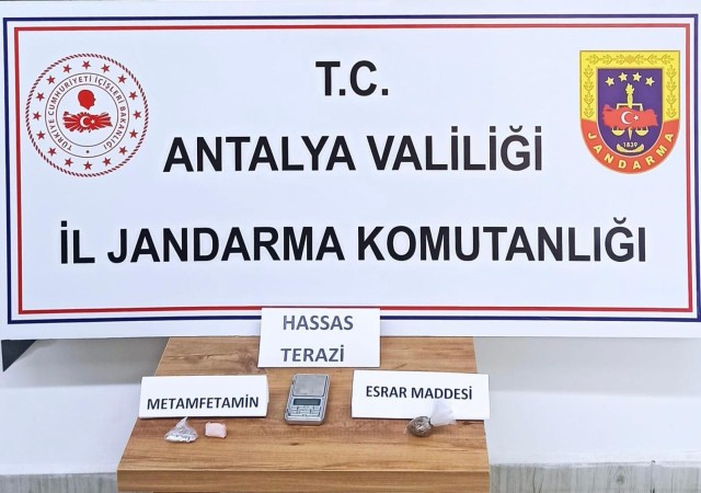 Antalyada jandarmadan uyuşturucu operasyonları