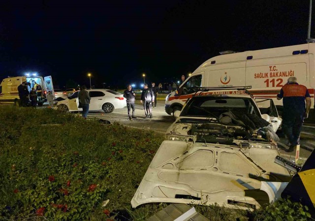 Erzincanda trafik kazası: 7 yaralı