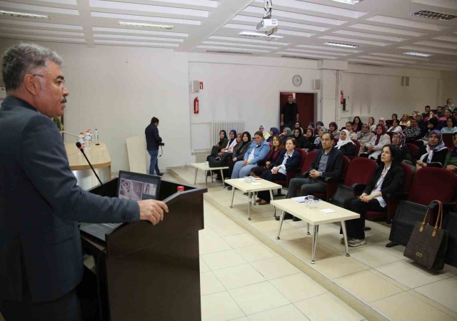 Karabörk ve Erşan anneleri ‘uyuşturucu konusunda bilgilendirdi