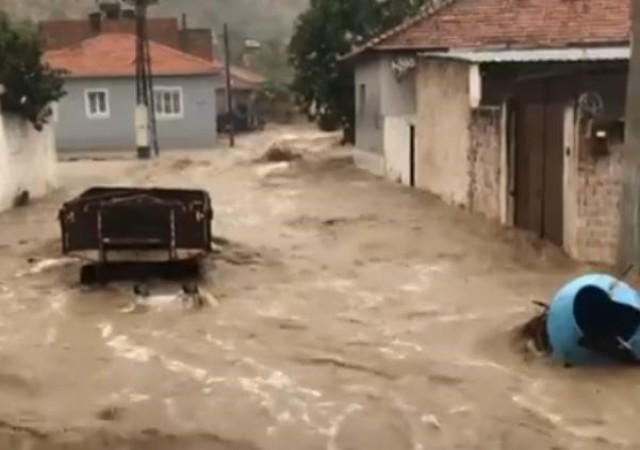 Koçarlıda sel böyle geldi