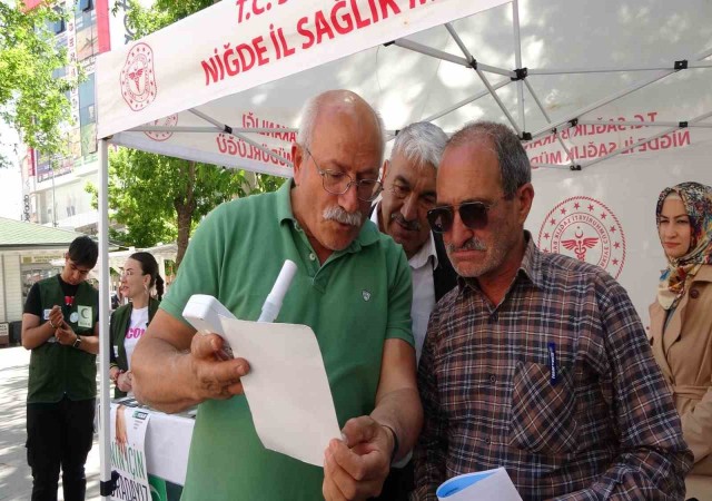 Niğde vatandaşlar sigarasız sağlığa özendiriliyor