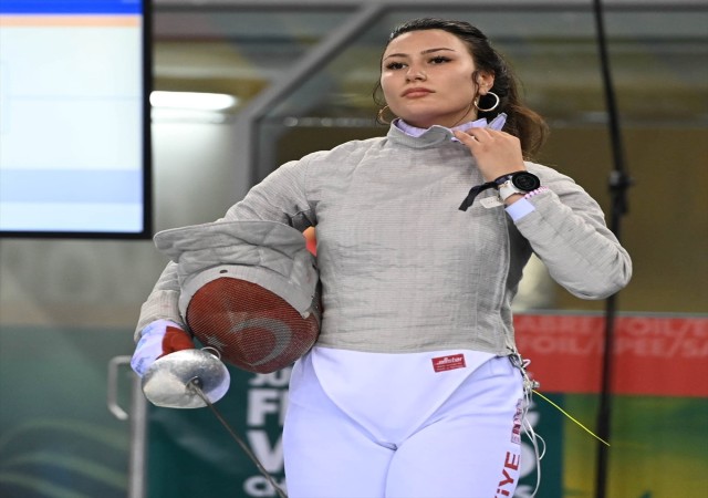 Nisanur Erbil: “Eskrimde olimpiyat madalyasını ülkeme getireceğim”