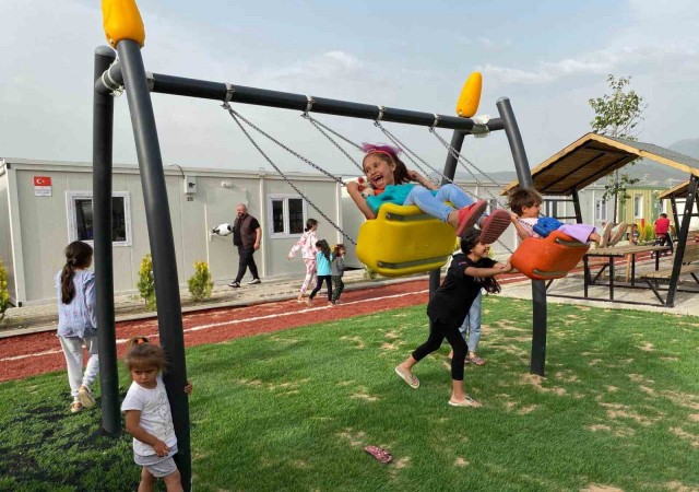 Osmaniyede çocuklar gülsün diye konteyner kente çocuk parkı