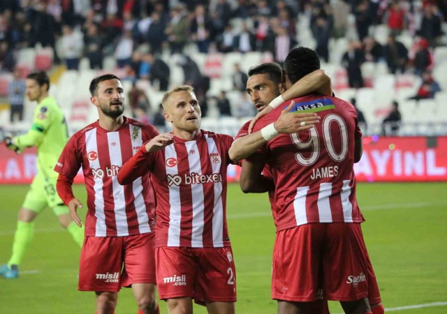 Spor Toto Süper Lig: DG Sivasspor: 1 - Konyaspor: 0 (İlk yarı)