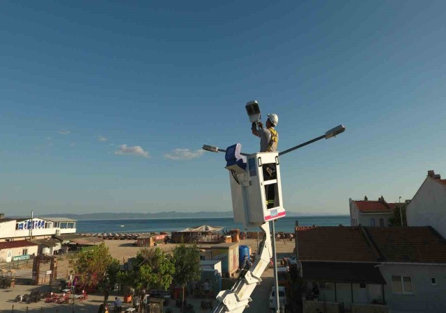 Tatil bölgelerindeki elektrik hatlarında bakım ve onarım faaliyetleri arttı