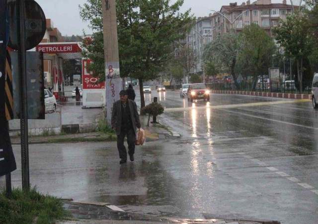 Afyonkarahisarda 1929dan bu yana en çok yağış alınan mayıs ayını yaşadı