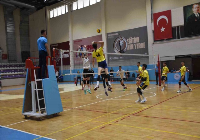 Afyonkarahisarda Voleybol Gençler Türkiye Şampiyonası